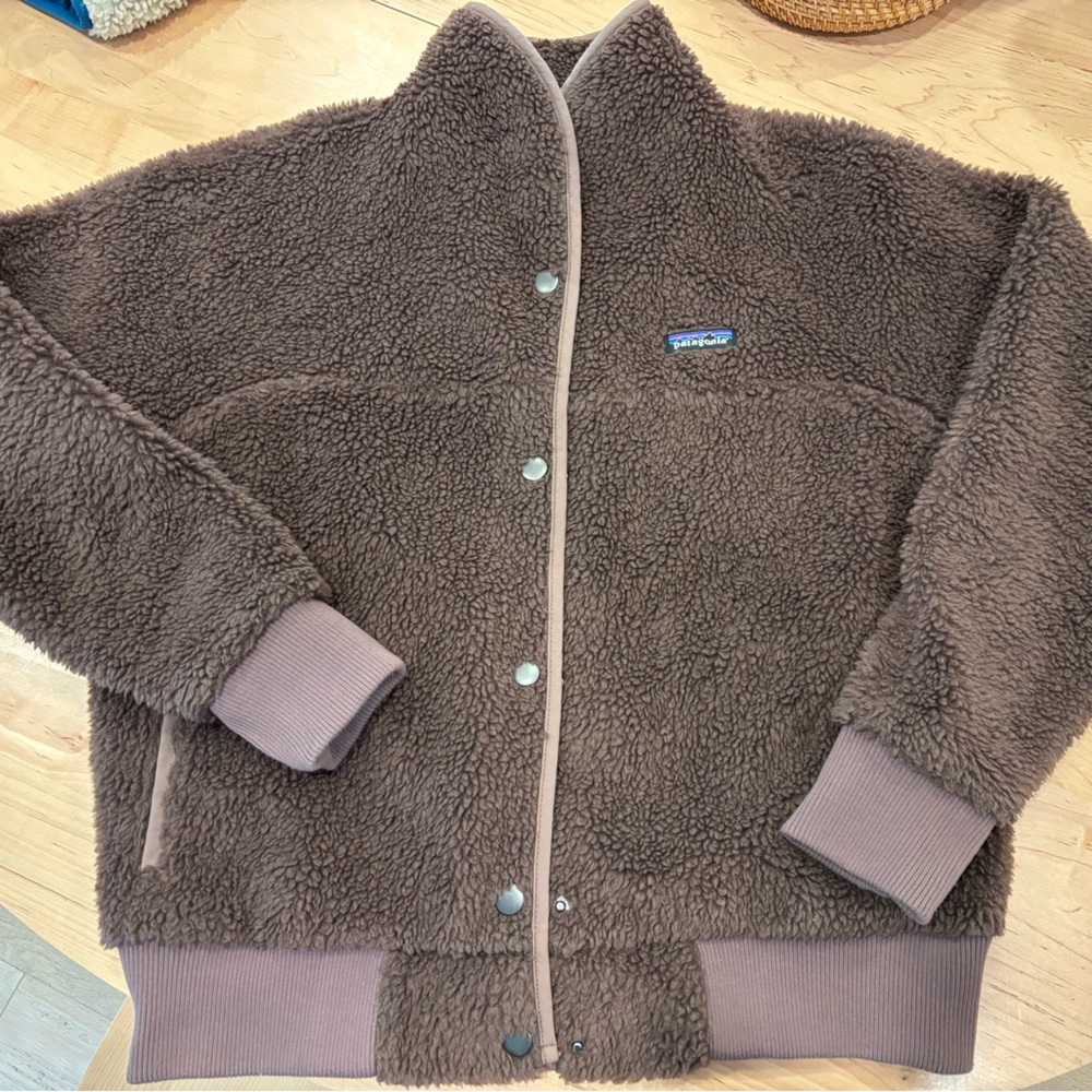 Patagonia Women’s snap front retro-x jacket, dusky brown